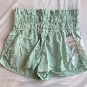 Free people/Fp Movement Way home logo shorts, Size M